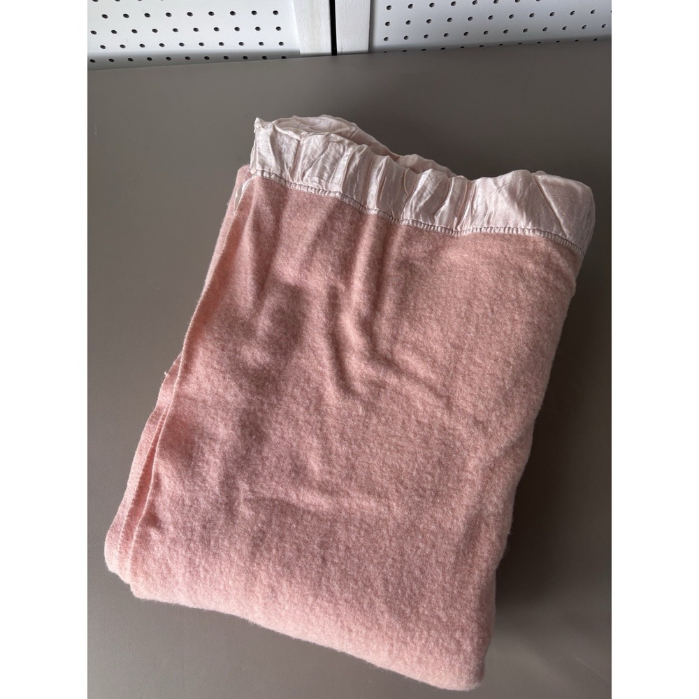 Vintage Faribo 100% Wool Blanket Peach Satin Edge 74.5" x 57" Faribault